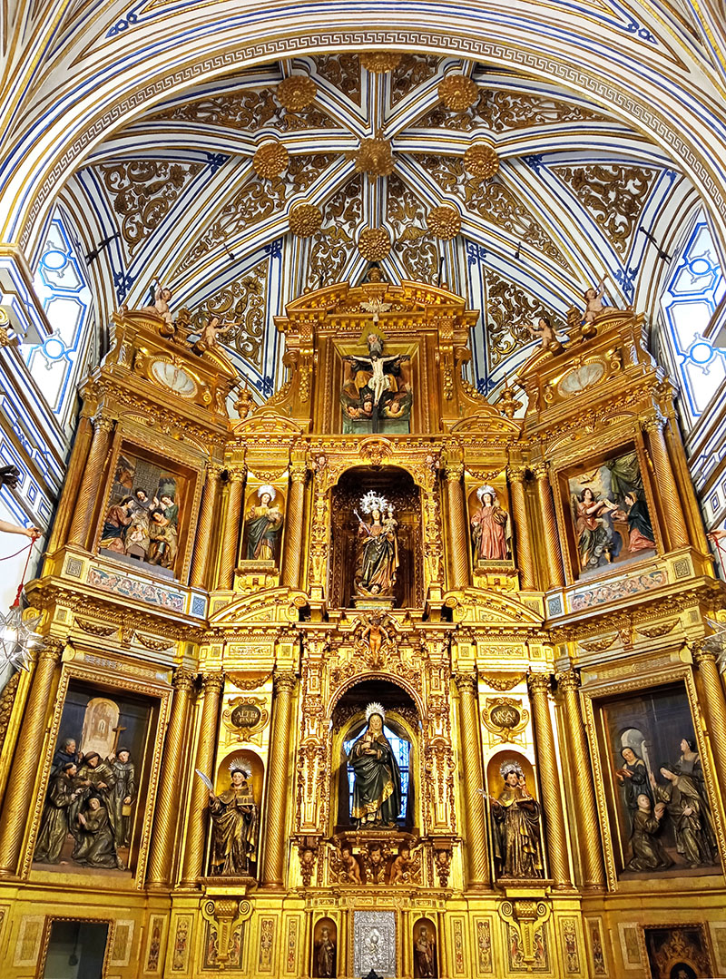 IGLESIA Y CORO BAJO DE LA IGLESIA DE SANTA CLARA DE SEVILLA.